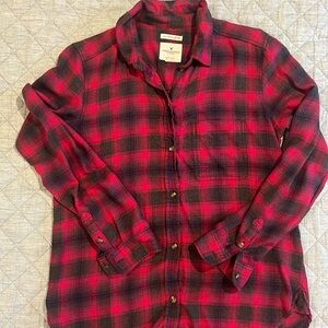 American Eagle Red/Grey plaid shirt